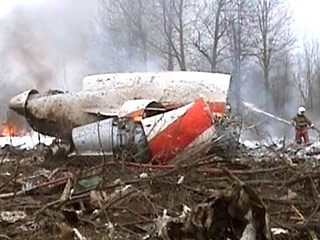Польша получила от российской стороны семь новых томов материалов следствия по авиакатастрофе самолета президента Качиньского под Смоленском, в них, в частности, находятся 52 протокола вскрытий тел погибших