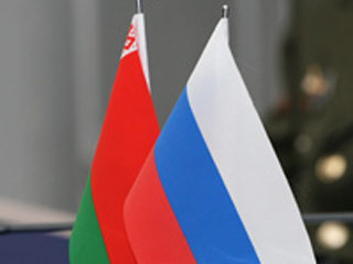 Эксперты: в ближайшее время ни Москва, ни Минск не пойдут на объединение своих рублей