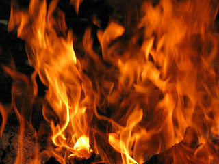 В Приморье слишком позднее сообщение о пожаре в частном доме привело к гибели двух трехлетних детей