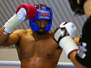 Чемпион мира по профессиональному боксу по версии WBA в супертяжелом весе 30-летний британец Дэвид Хэй попал в аварию в Лондоне