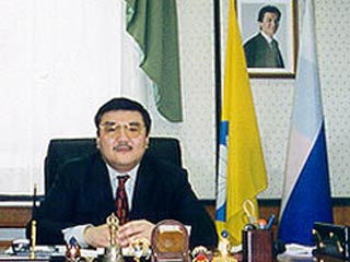 Утвержденный Народным Хуралом (парламентом) Калмыкии Алексей Орлов принес присягу и официально вступил в должность главы республики