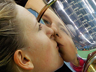 Белорусская теннисистка Виктория Азаренко победила россиянку Марию Кириленко в главном матче московского турнира "Кубок Кремля", призовой фонд которого составляет один миллион долларов