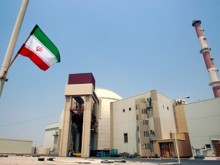В Иране завершается загрузка топлива в реактор первой иранской атомной станции в Бушере