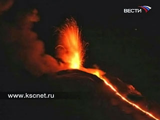 Детские сады и школы закрыты в райцентре Усть-Камчатск из-за плотного пеплопада, вызванного извержением вулкана Ключевского