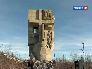 Россия вспоминает сегодня тех, кто погиб в годы сталинского террора и тех, кто уже после смерти Сталина прошел советские лагеря