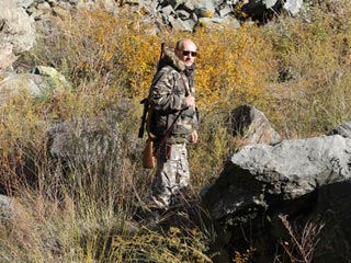 Премьер-министр России Владимир Путин поучаствовал в очередной акции, связанной с охраной животных Премьер-министр России Владимир Путин поучаствовал в очередной акции, связанной с охраной животных