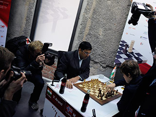 Чемпион мира индиец Вишванатан Ананд возглавил рейтинг Международной шахматной федерации (FIDE)
