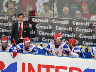 Лучших российских хоккеистов поделили на две сборные