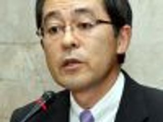 Временно вызванный на родину посол Японии в России Масахару Коно прибыл рейсовым самолетом из Москвы в Токио