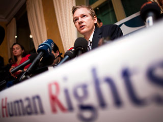 Основатель сайта WikilLeaks Джулиан Ассандж сообщил, что готовится просить политического убежища в Швейцарии. Если его прошение одобрят, он готов перевести в страну и свой сайт