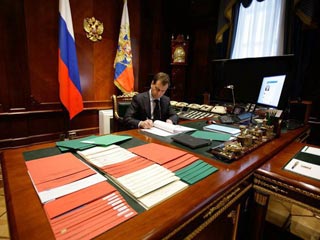 Президент России Дмитрий Медведев отклонил изменения в Федеральный закон "О Собраниях, митингах, демонстрациях, шествиях и пикетированиях"