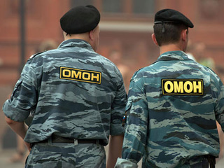 Двое молодых бойцов московского ОМОНа подозреваются в хулиганстве, от которого пострадали сотрудники милиции