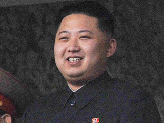 Ким Чен Ун, младший сын северокорейского лидера Ким Чен Ира, продвинулся еще на одну ступень к власти, полагают СМИ, разглядев очередную попытку отца укрепить его положение