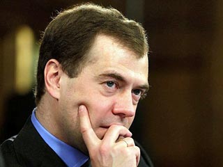 Президент РФ Дмитрий Медведев взялся за решение транспортной проблемы в столичном регионе, в связи с чем поручил правительству через месяц представить ему комплексные предложения по решению данной проблемы