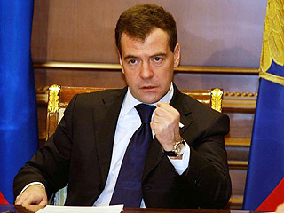 Президент России Дмитрий Медведев выразил недовольство темпами развития Северо-Кавказского федерального округа и предупредил, что готов отправить в отставку местных руководителей