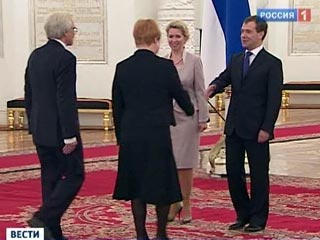 Переговоры президентов России и Финляндии Дмитрия Медведева и Тарьи Халонен начались в Кремле днем во вторник