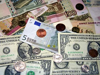 Доллар подешевел на 18 копеек, евро - на 22