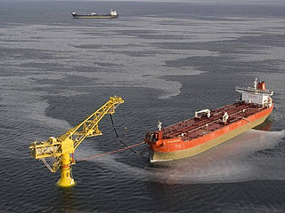 Организация стран-экспортеров нефти оставила неизменным прогноз объема поставок российской нефти в текущем году - 10,1 миллиона баррелей в сутки на внутренний рынок и на экспорт