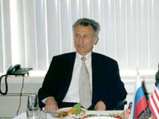 Сергей Бугаенко, возглавлявший этот центр (по ядерной безопасности в Минатоме), был обнаружен убитым 27 февраля 2003 года", - напомнили оперативники