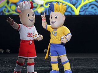 Талисманами ближайшего чемпионата Европы по футболу 2012 года стали украинский и польский футболисты-близнецы