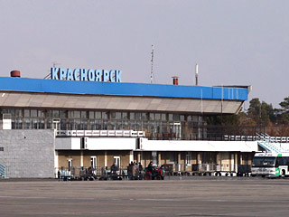 В Красноярске сняли с рейса хулигана, который в голом виде бегал по самолету