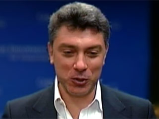 Российский политик Борис Немцов сообщил, что не него в пятницу напали в аэропорту "Шереметьево" после его возвращении из США и накинули ему на голову сачок