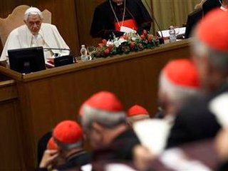 В Риме проходит третья консистория, созванная Бенедикт XVI &#8211; редкая встреча, в которой примут участие более 100 кардиналов со всего мира