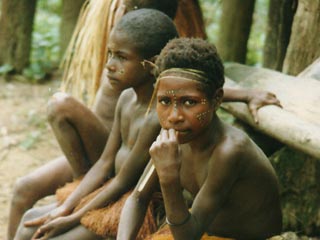 В Новой Гвинее толпа женщин с кухонными ножами изнасиловала подростка