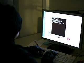 Кремлю объявили кибервойну: хакеры атаковали чиновников через электронную почту