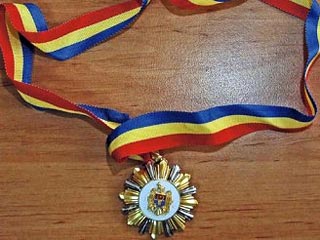 Саакашвили, прибывший в Кишинев по приглашению временного президента Молдавии Михая Гимпу, получил он него высшую награду этой страны - Орден республики