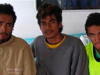 В Тихом океане в районе островов Фиджи обнаружена лодка, в которой находились трое подростков, 50 дней дрейфовавших в открытом море