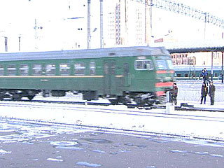 Близнецы-самоубийцы бросились под поезд в Подмосковье, нанюхавшись суперклея