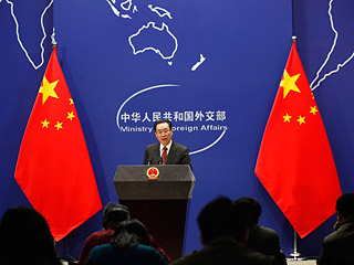 Китай предлагает провести внеочередный консультации "шестерки" по проблеме денуклеаризации Корейского полуострова в начале декабря, заявил в воскресенье в Пекине спецпредставитель китайского правительства по Корее У Давэй