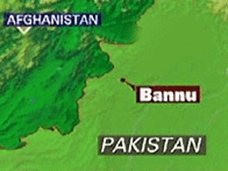 Теракт в Пакистане: двое убиты, двенадцать ранены 
