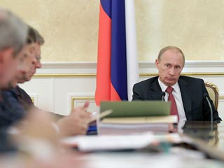 В новом рейтинге 100 ведущих политиков России, составленном экспертами в ноябре, Путин занял первое место списка с результатом 9,46 балла