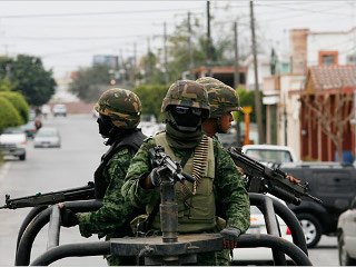 За последние четыре года мексиканские службы, занимающиеся борьбой с контрабандой наркотиков, конфисковали зелья, стоимость которого на "черном рынке" составляет 10,9 млрд долларов
