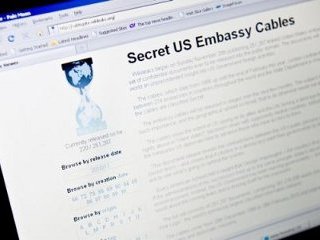 Запрет на ознакомление с американскими дипломатическими документами, рассекреченными на сайте WikiLeaks, ввело для своих сотрудников министерство обороны Канады
