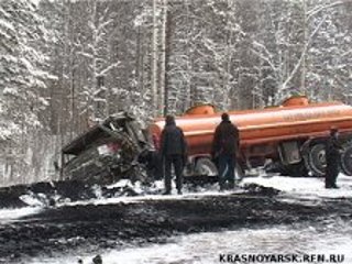 На федеральной трассе "Колыма" в Магаданской области перевернулся КамАЗ, который перевозил около 22-х тонн дизельного топлива
