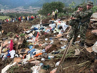 В Колумбии оползень "похоронил" более 200 человек