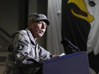 Командующий войсками США и НАТО в Афганистане генерал Дэвид Петрэус выразил сомнение в том, что силам коалиции удастся покончить с талибами и экстремистами к 2014 году