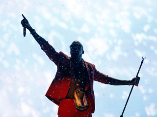 Американский рэпер Канье Уэст возглавил рейтинги лучших альбомов и песен, появившихся в 2010 году