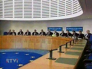 Европейский суд по правам человека обязал главное управление Федеральной службы исполнения наказаний (ФСИН) выплатить бывшим арестанткам компенсацию за пыточные условия содержания в СИЗО