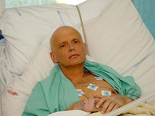 Россия следила за деятельностью убийц бывшего сотрудника ФСБ Александра Литвиненко еще до того как, он был отравлен. Однако отказалась от слежки после заверений британских спецслужб, что они контролируют ситуаци