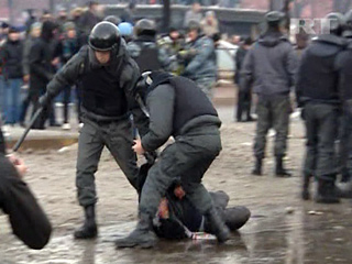 ГУВД Москвы обещает задерживать участников несанкционированной акции на Тверской площади в том случае, если они не будут подчиняться требованиям милиции