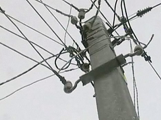 В результате обрыва линий электропередач в Ульяновской области по-прежнему отключены от электроснабжения 32 населенных пункта, в которых проживает около 13 тыс