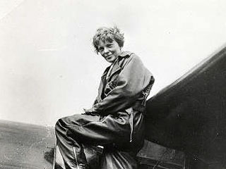 Эта, а также некоторые другие находки могут наконец-то пролить свет на судьбу легендарного пилота Амелии Эрхарт, которая была первой женщиной в одиночку пересекшей Атлантический океан на самолете