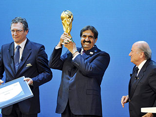 Журналист известного издания Newsweek Джонатан Алтер заявил о том, что каждый из членов исполкома Международной федерации футбола (ФИФА), который проголосовал за Катар при выборе страны-хозяйки чемпионата мира-2022, получил чек на сумму $10 млн