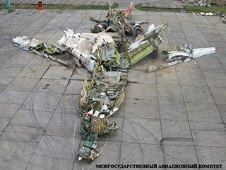 Польская прокуратура начала расследование в отношении российских должностных лиц, которых подозревают в намеренном уничтожении обломков самолета президента Польши Леха Качиньского, разбившегося под Смоленском 10 апреля 2010 года