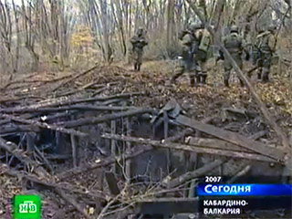 В 2007 году также в лесу были обнаружены тела девяти человек