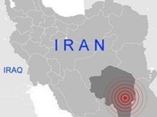 В результате сильного землетрясения на юго-востоке Ирана погибли 7 человек, еще сотни остаются под завалами